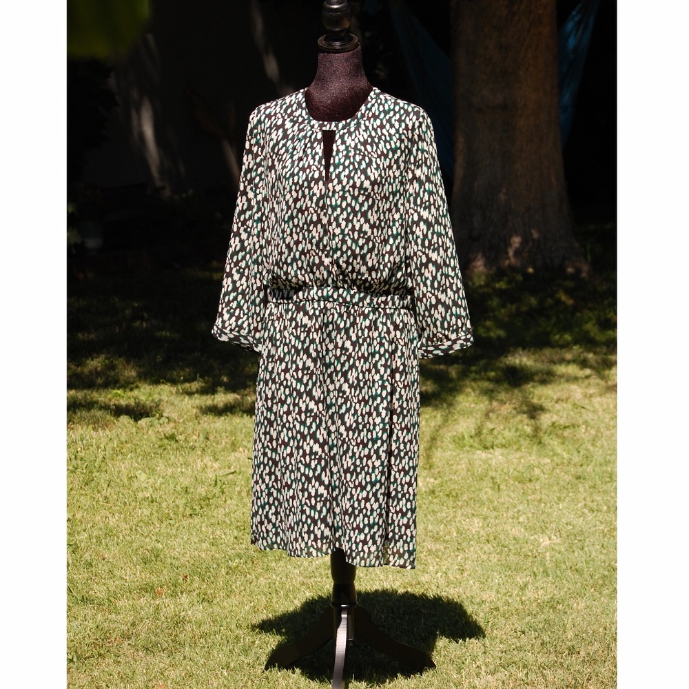 Banana Republic Long Sleeve Keyhole Dress